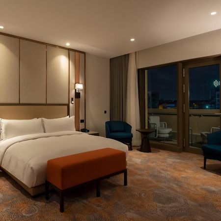 Hilton Mall Of Estambul Exterior foto Deluxe Room