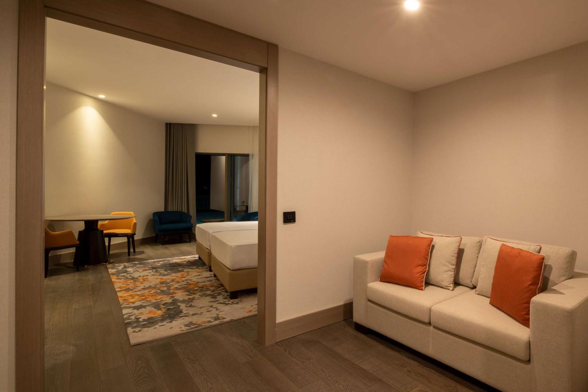Hilton Mall Of Estambul Exterior foto A suite at the hotel